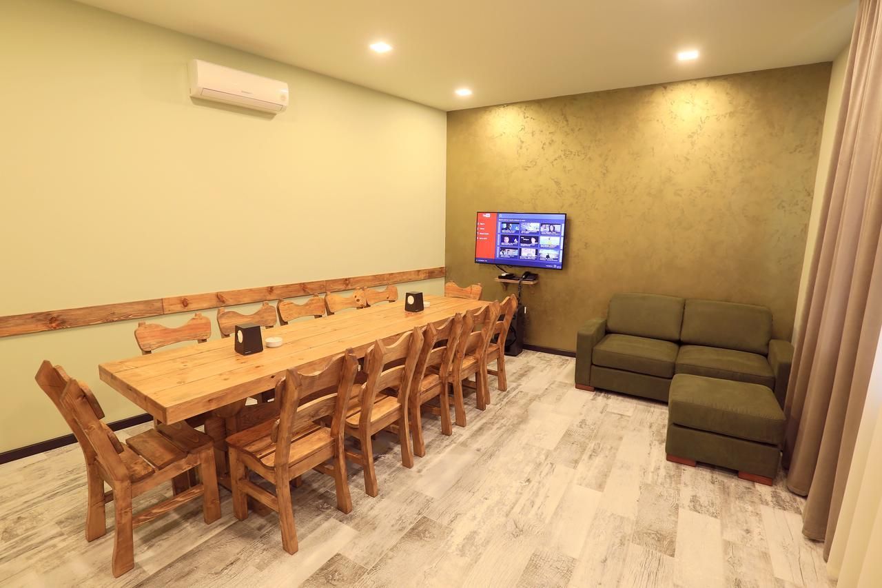 Отель, гостиница Г. Ереван, Армения, 1 545 м² - фото 13