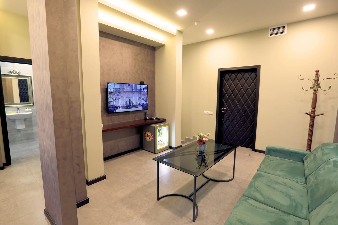 Отель, гостиница Г. Ереван, Армения, 1 545 м² - фото 3