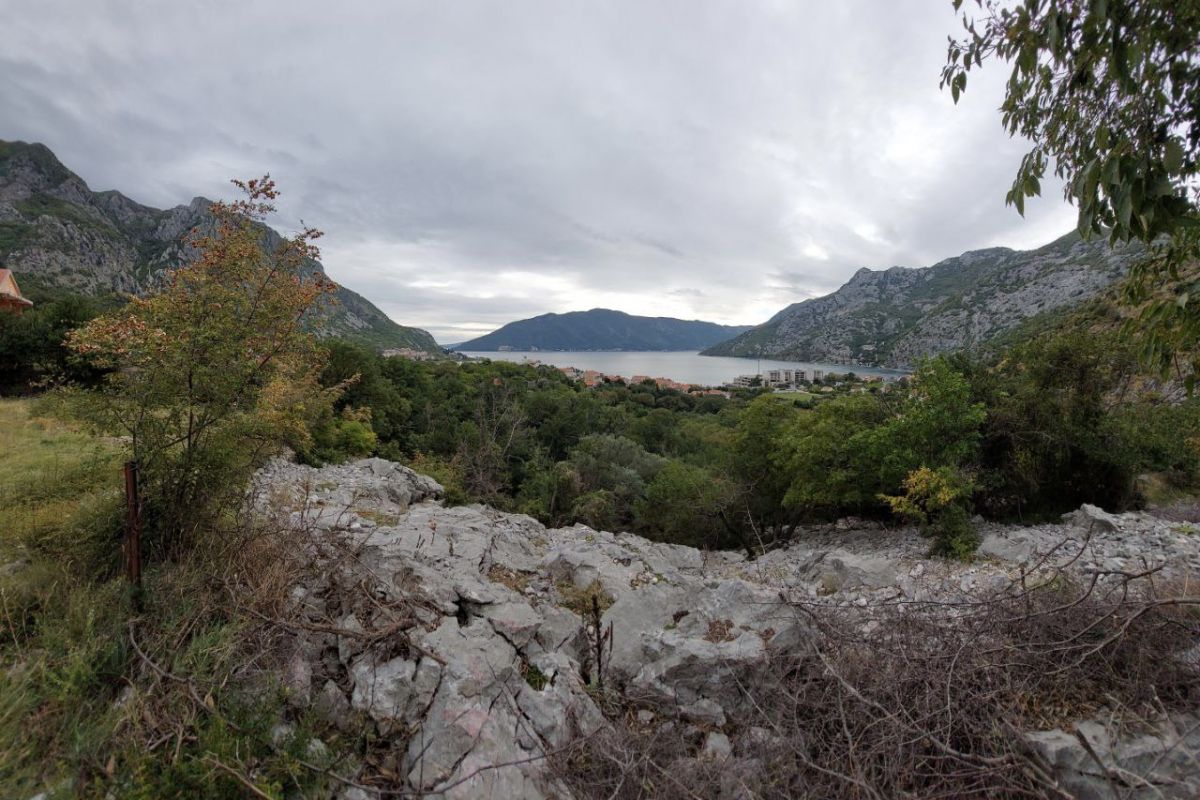 Земля в Рисане, Черногория, 1 588 м2 - фото 1