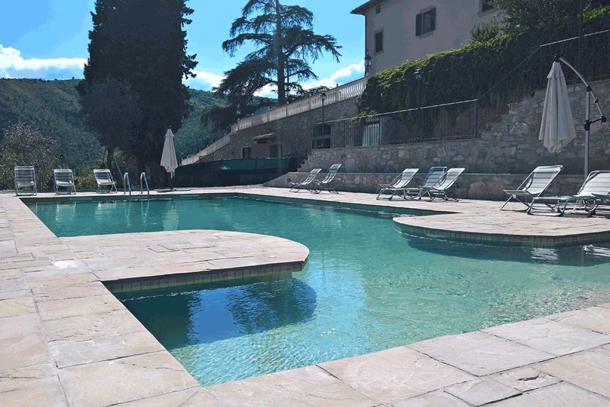 Поместье во Флоренции, Италия, 2 500 м² - фото 2