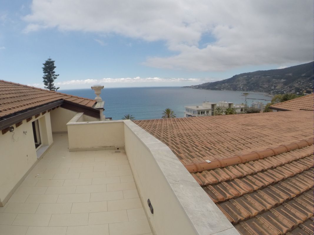 Квартира в Оспедалетти, Италия, 184 м² - фото 3