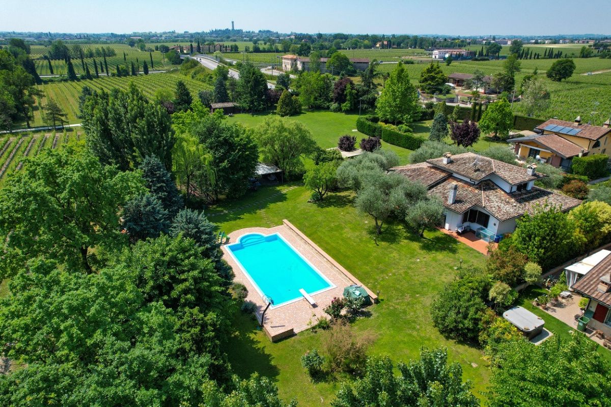 Дом в Брешии, Италия, 400 м² - фото 3