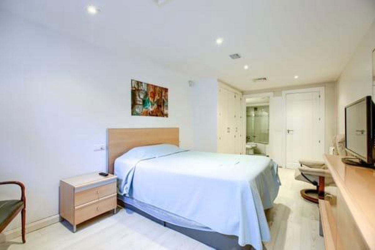 Шале в Мадриде, Испания, 1 300 м² - фото 8