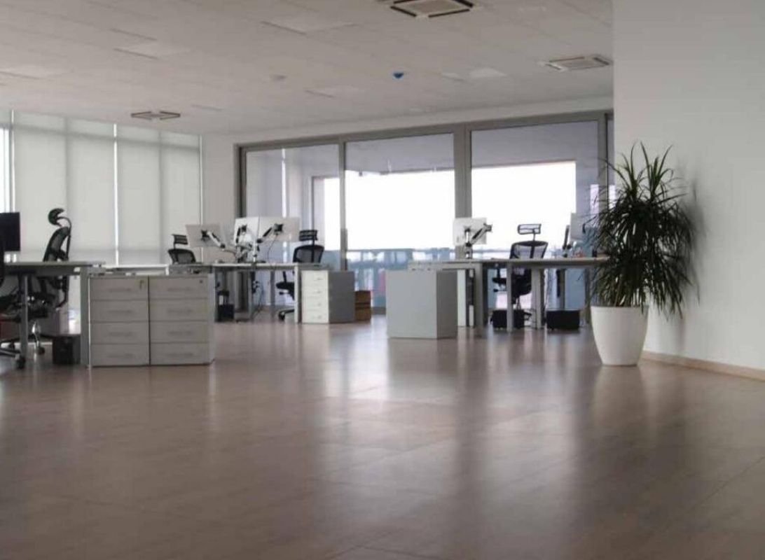 Коммерческая недвижимость в Лимасоле, Кипр, 4 175 м² - фото 8