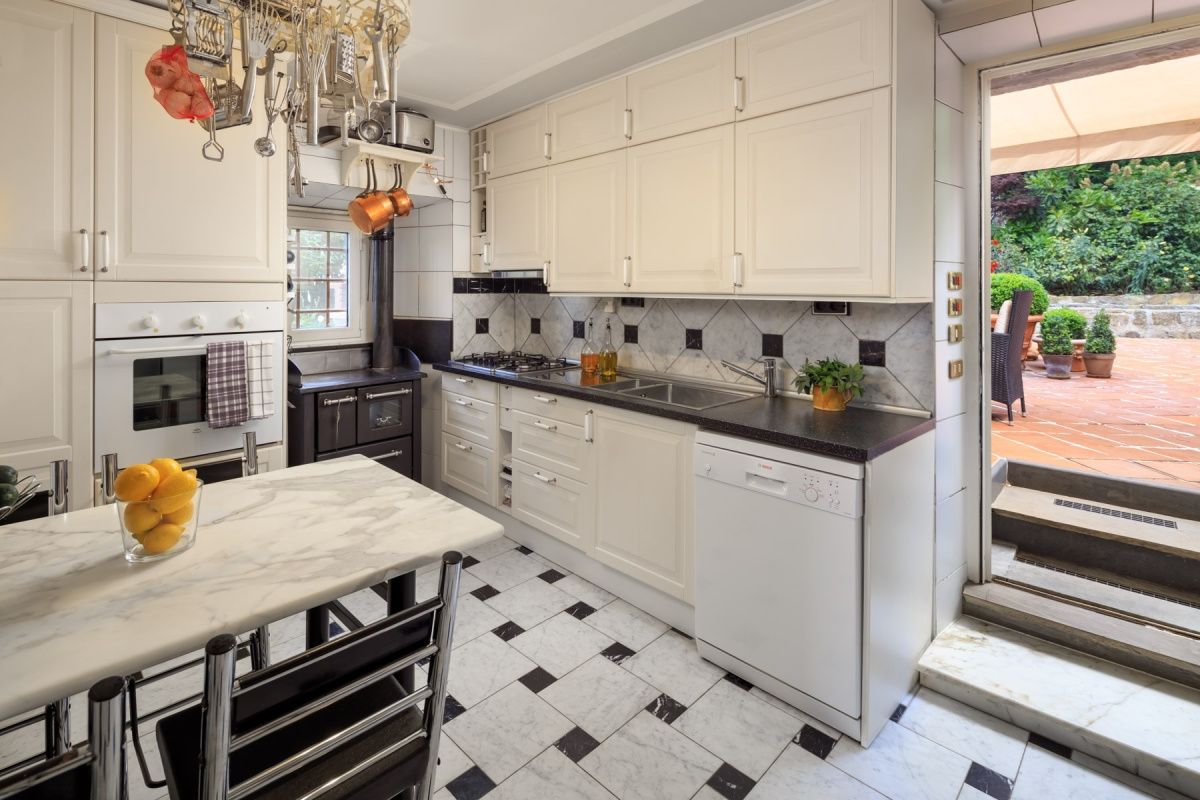 Дом во Флоренции, Италия, 380 м² - фото 10