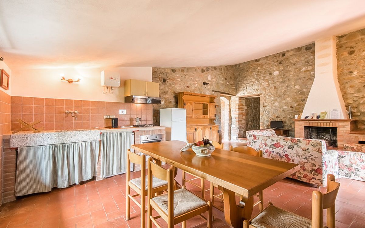 Поместье в Вольтерре, Италия, 3 500 м² - фото 10