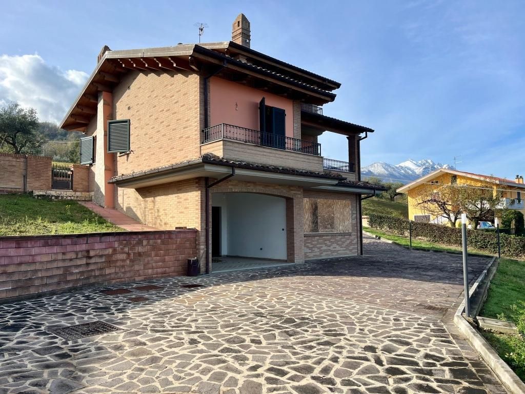 Вилла в Пескаре, Италия, 180 м² - фото 3