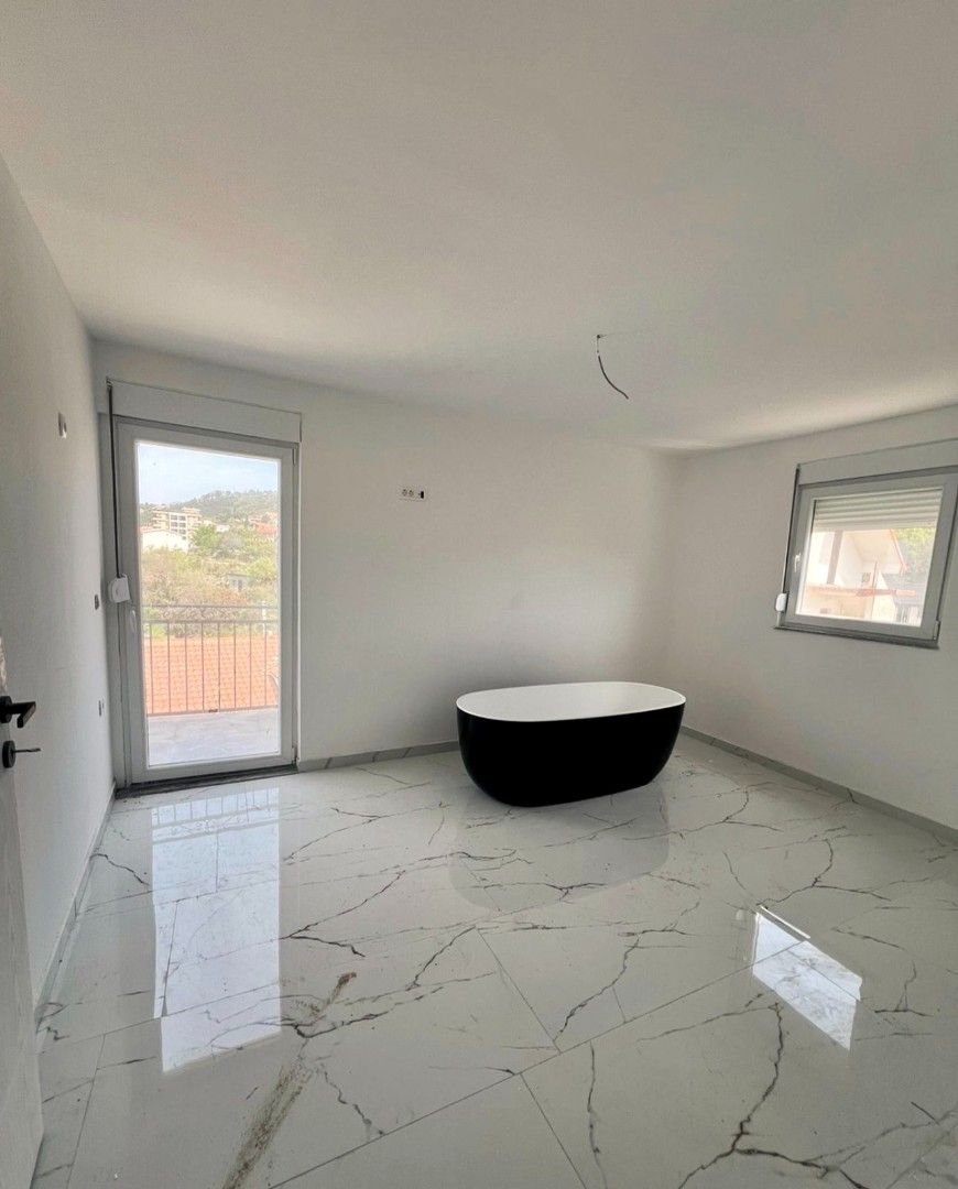 Квартира в Добра Воде, Черногория, 60 м² - фото 2