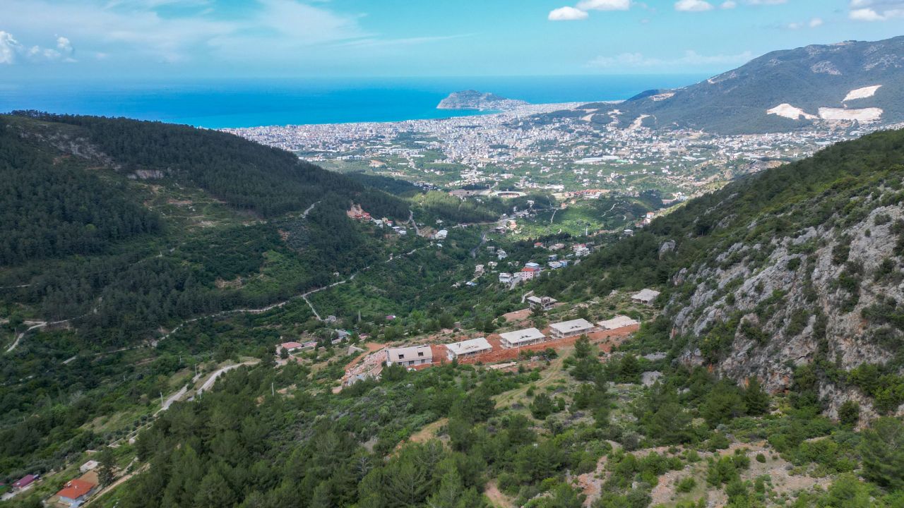 Земля в Алании, Турция, 9 767 м² - фото 2