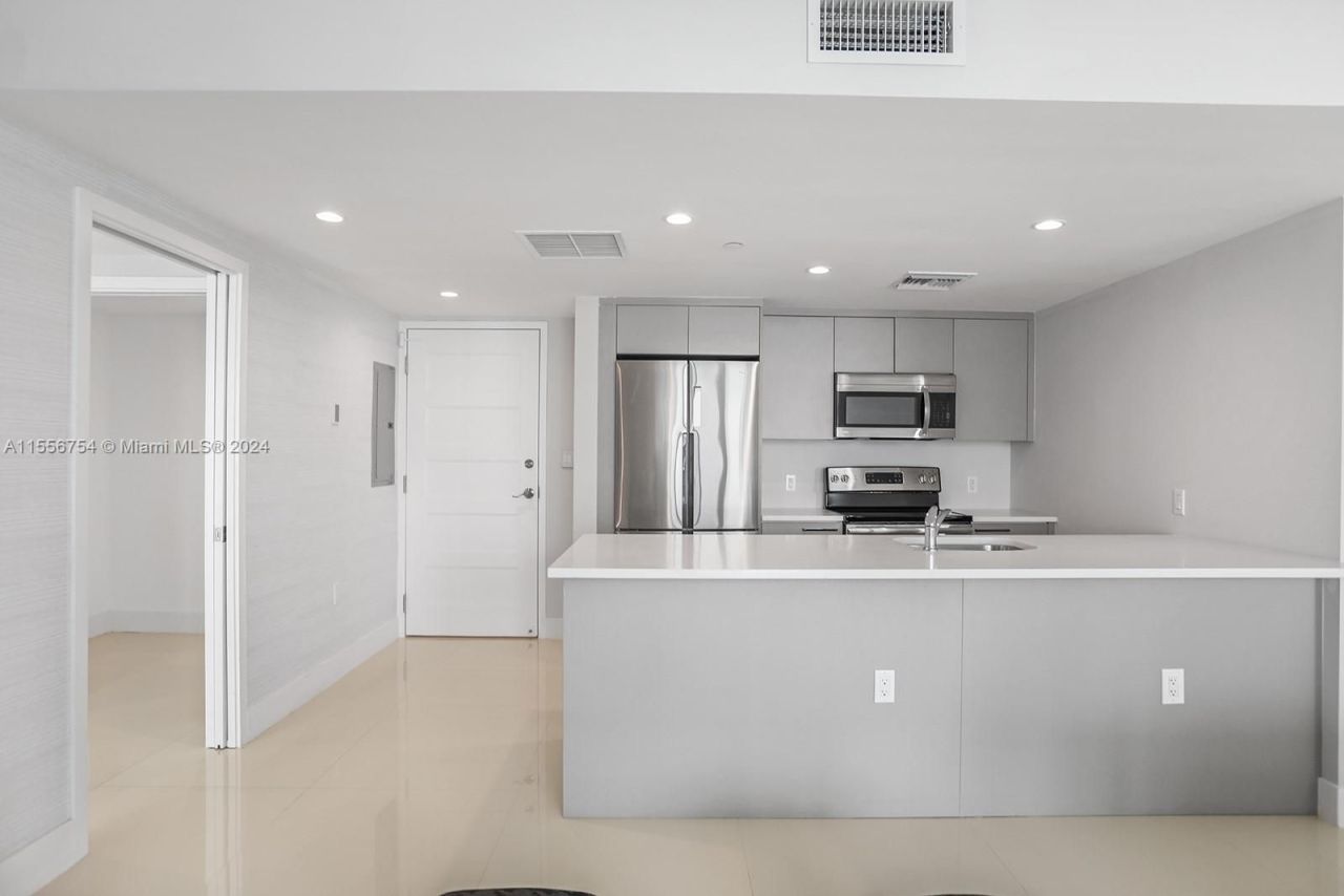 Квартира в Майами, США, 90 м² - фото 4