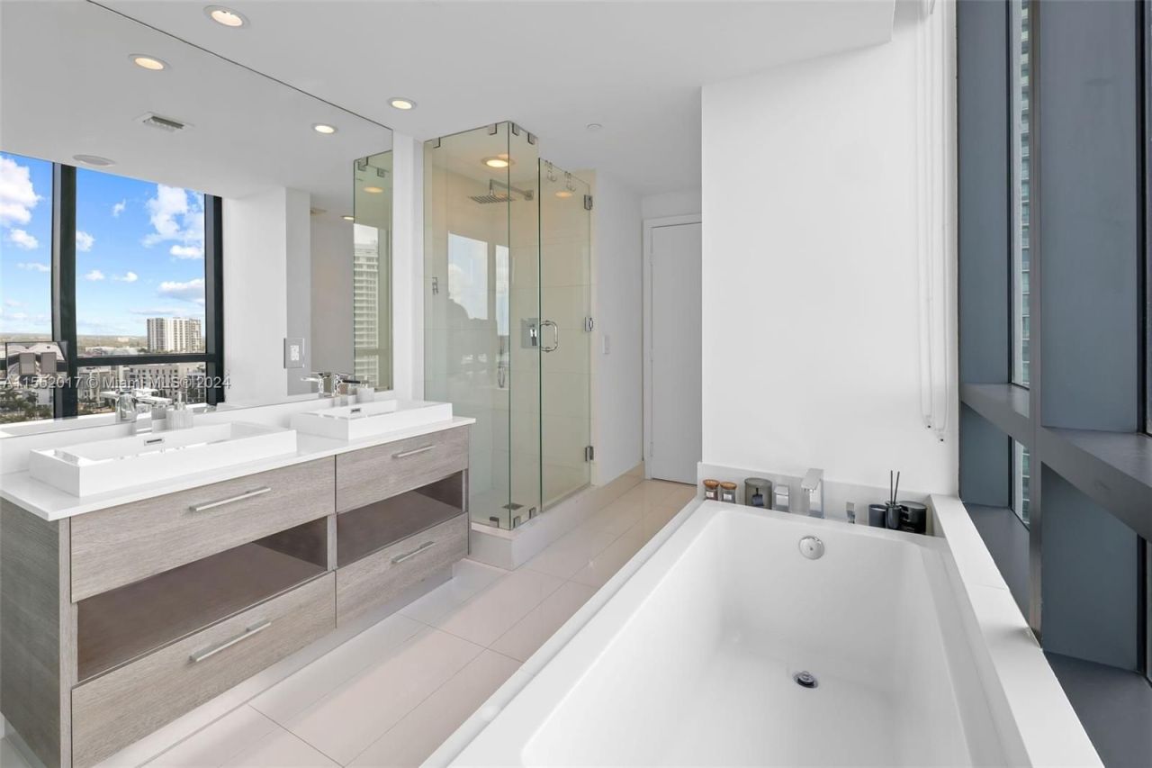 Квартира в Майами, США, 70 м² - фото 10