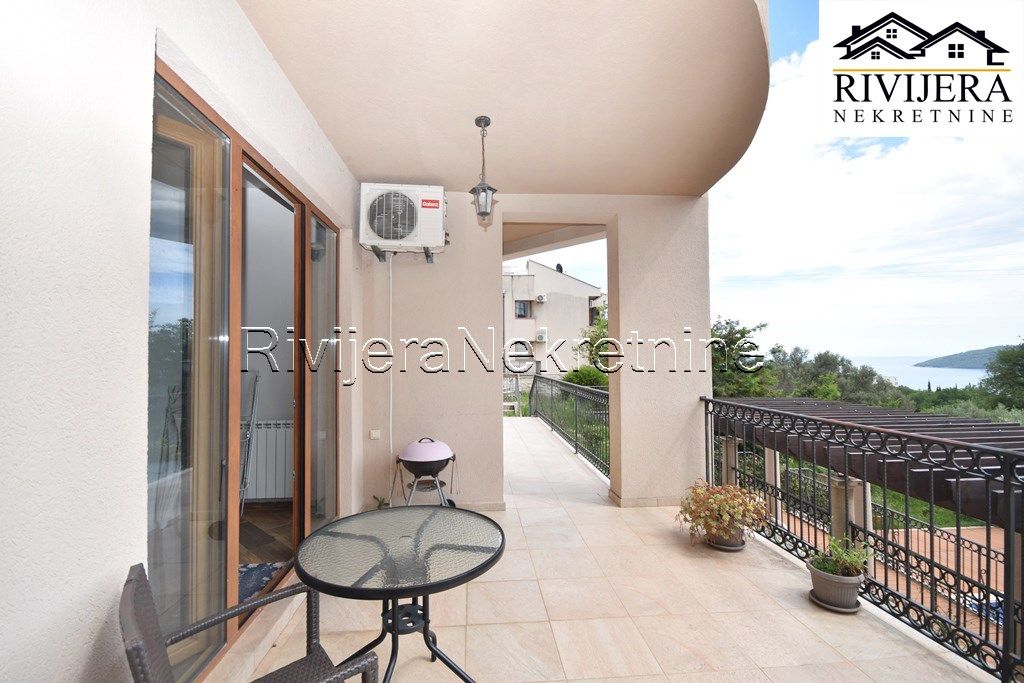 Квартира в Херцег-Нови, Черногория, 79 м² - фото 2