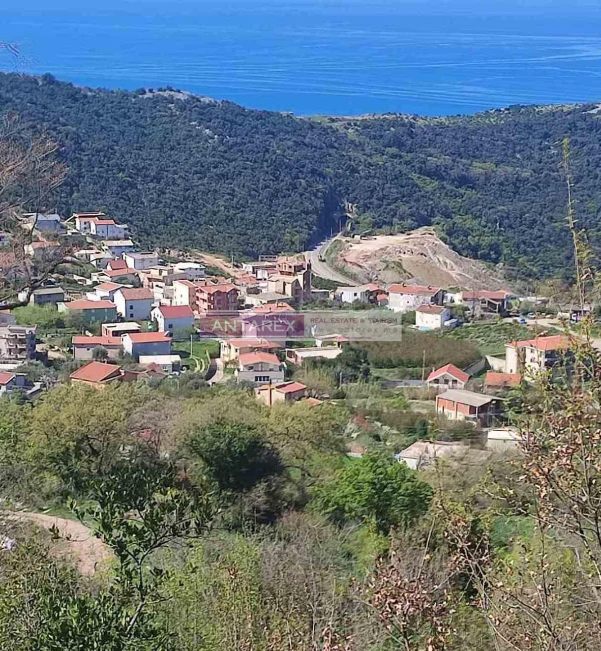 Земля в Добра Воде, Черногория, 24 746 м² - фото 4