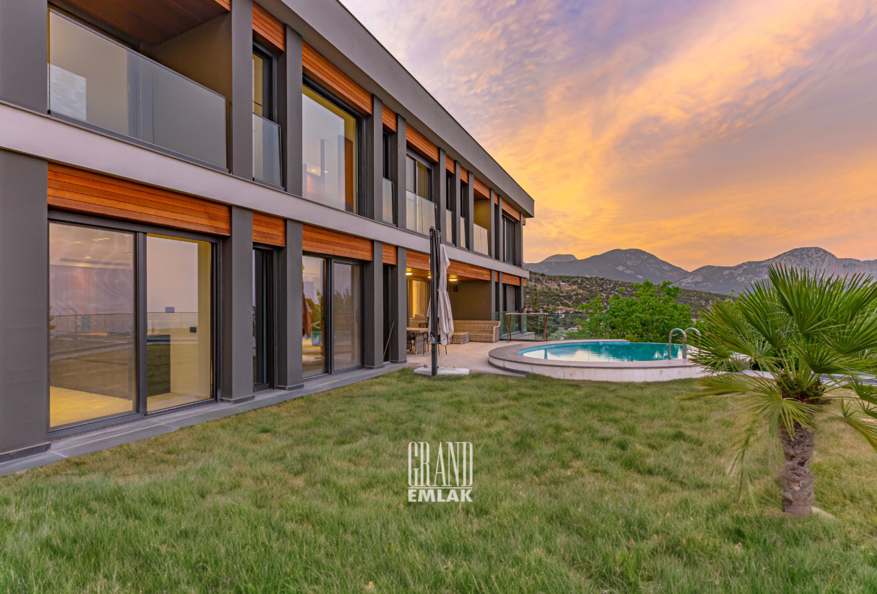 Вилла в Анталии, Турция, 600 м² - фото 2