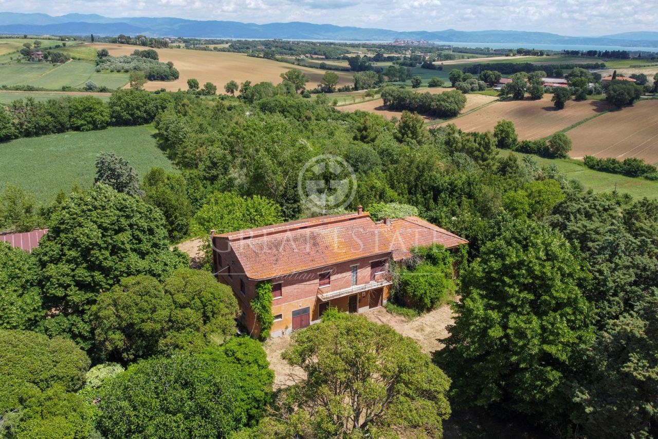 Дом в Кастильоне-дель-Лаго, Италия, 323.8 м² - фото 2