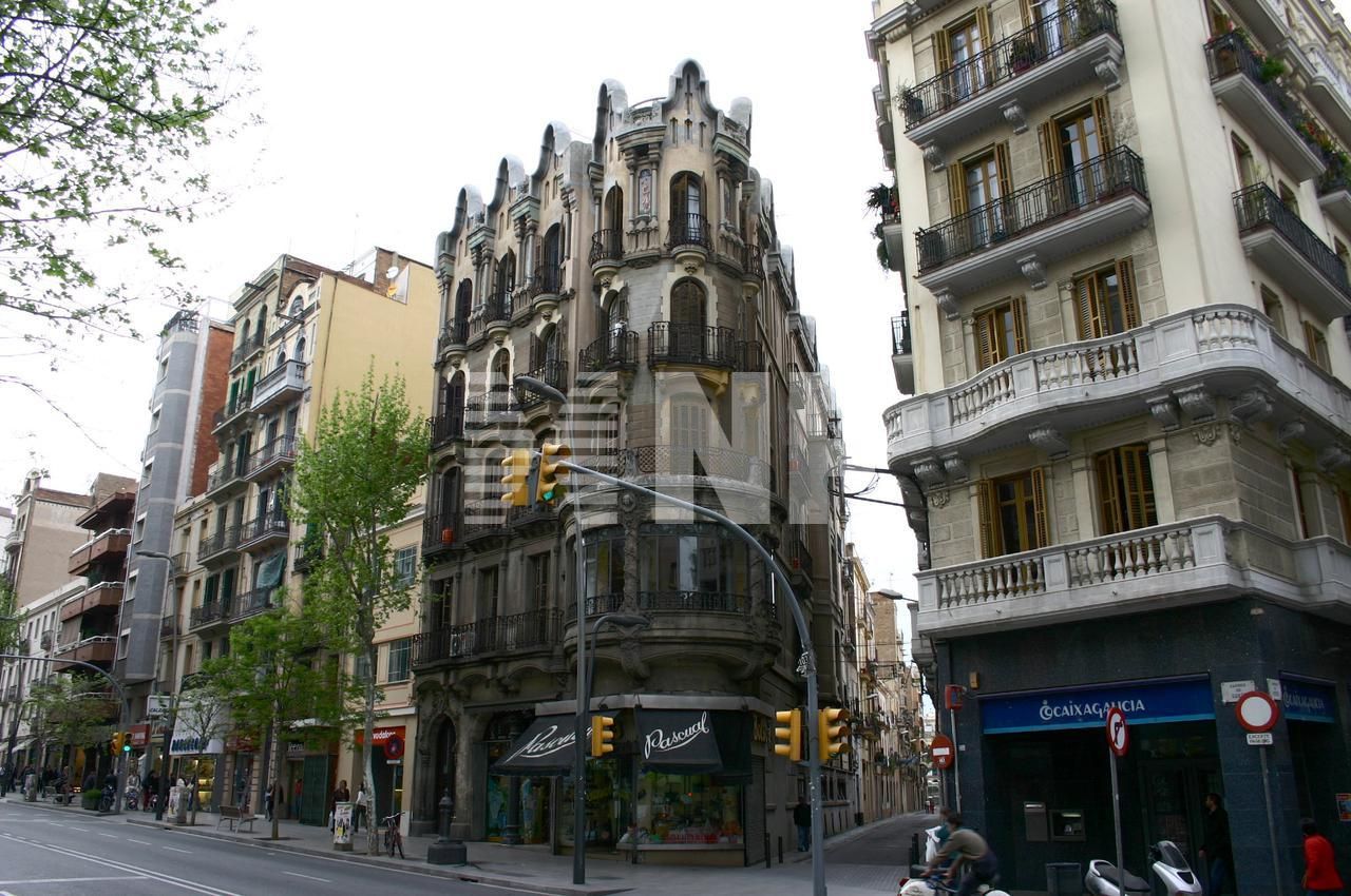 Магазин в Барселоне, Испания, 180 м2 - фото 1