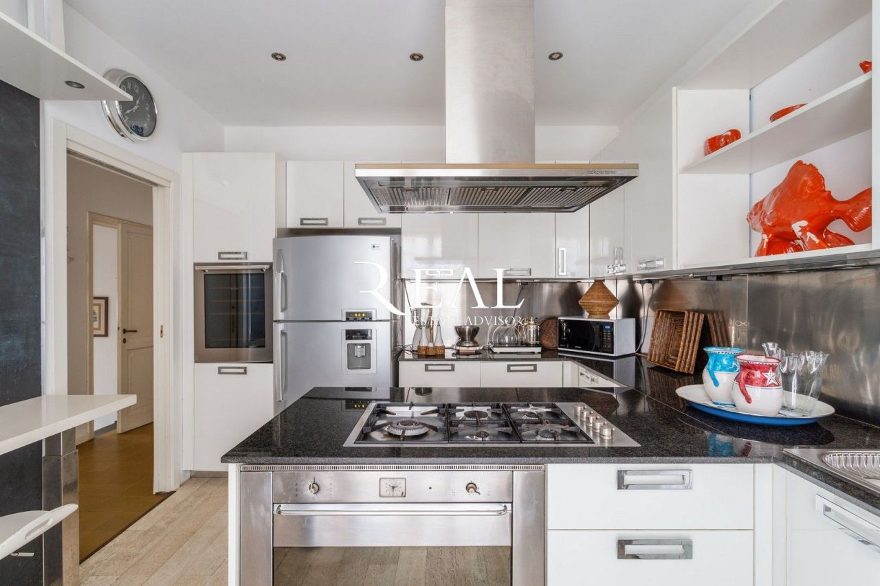 Вилла в Форте деи Марми, Италия, 400 м² - фото 5