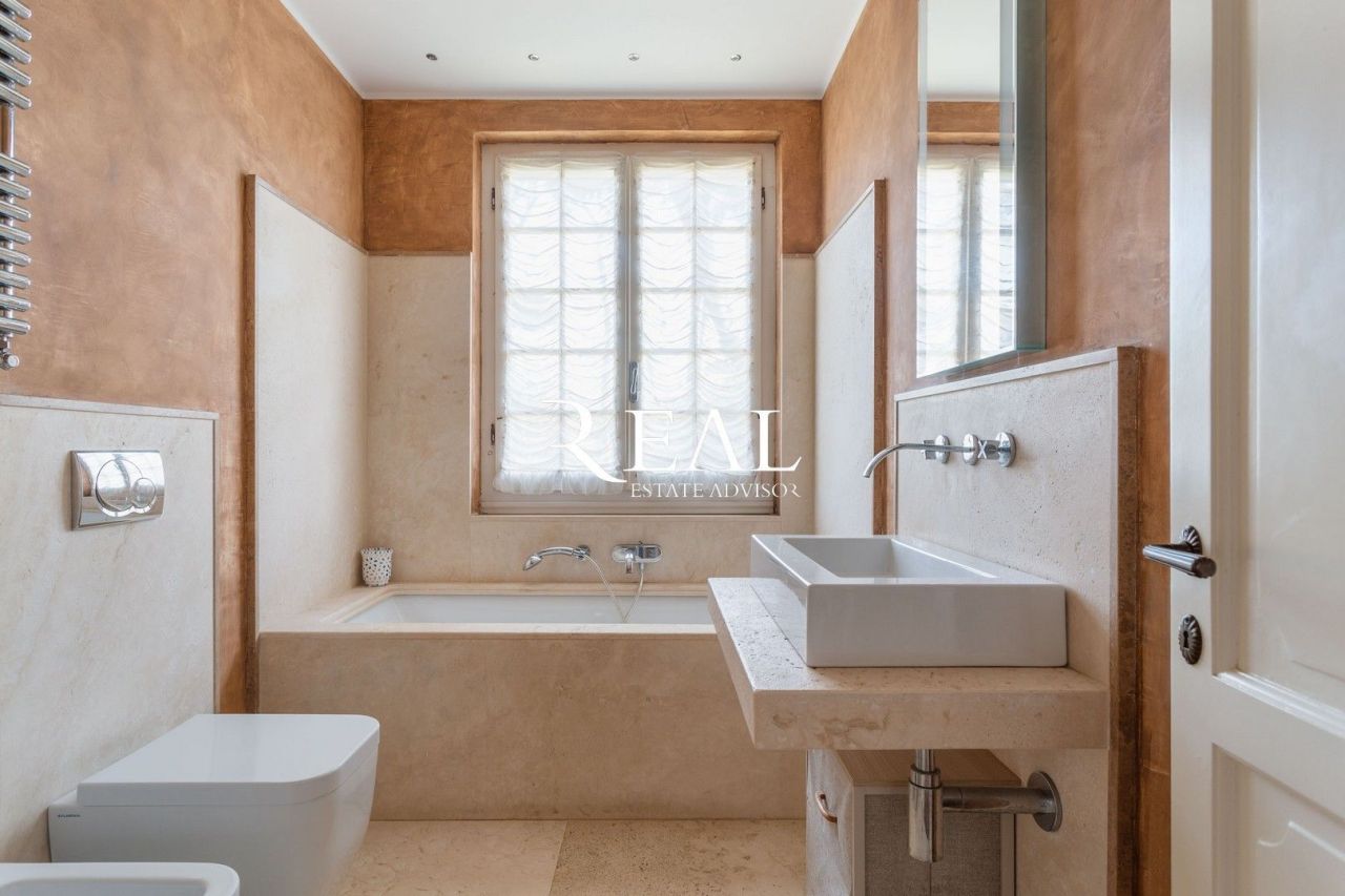 Вилла в Форте деи Марми, Италия, 400 м² - фото 15