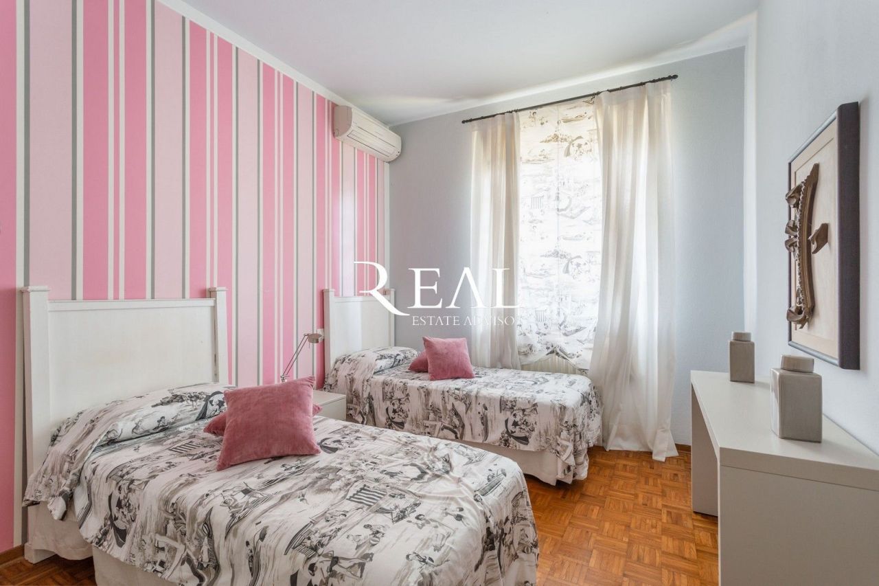 Вилла в Форте деи Марми, Италия, 400 м² - фото 13