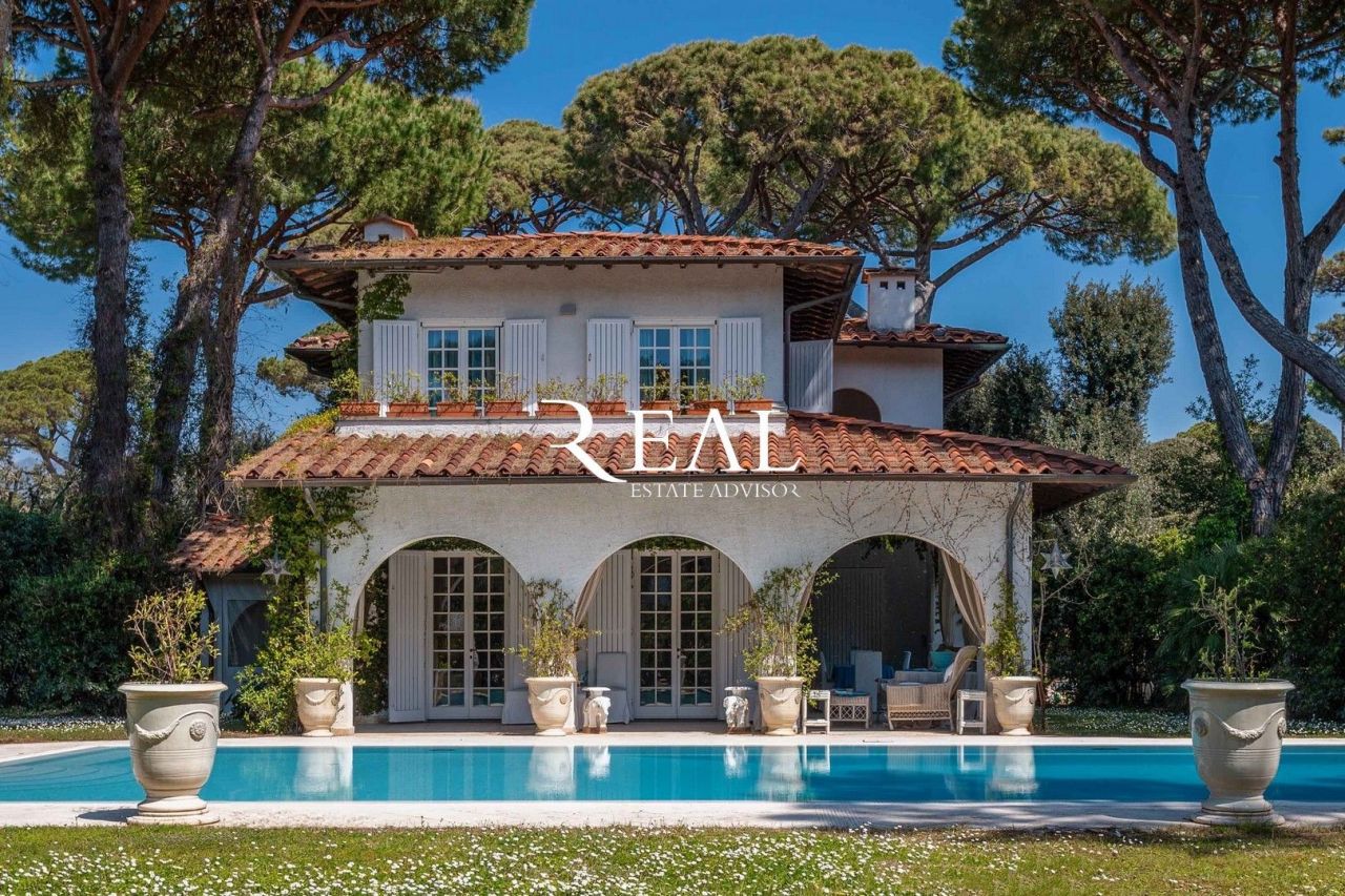 Вилла в Форте деи Марми, Италия, 400 м² - фото 2