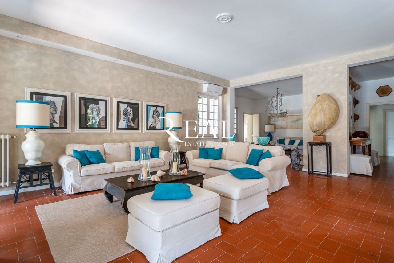 Вилла в Форте деи Марми, Италия, 400 м² - фото 6
