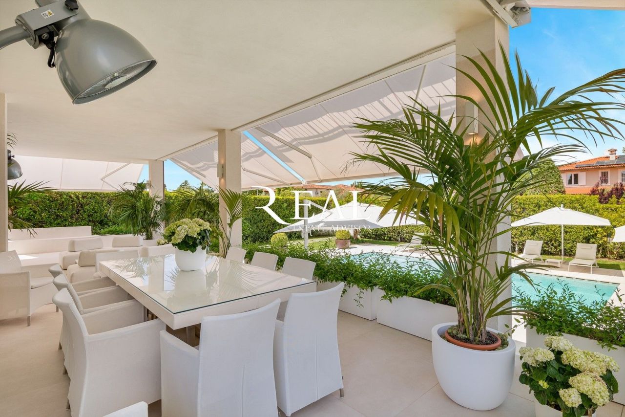 Вилла в Форте деи Марми, Италия, 420 м² - фото 7