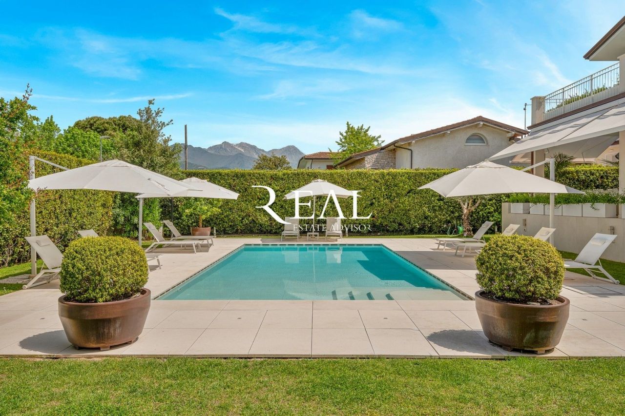 Вилла в Форте деи Марми, Италия, 420 м² - фото 4