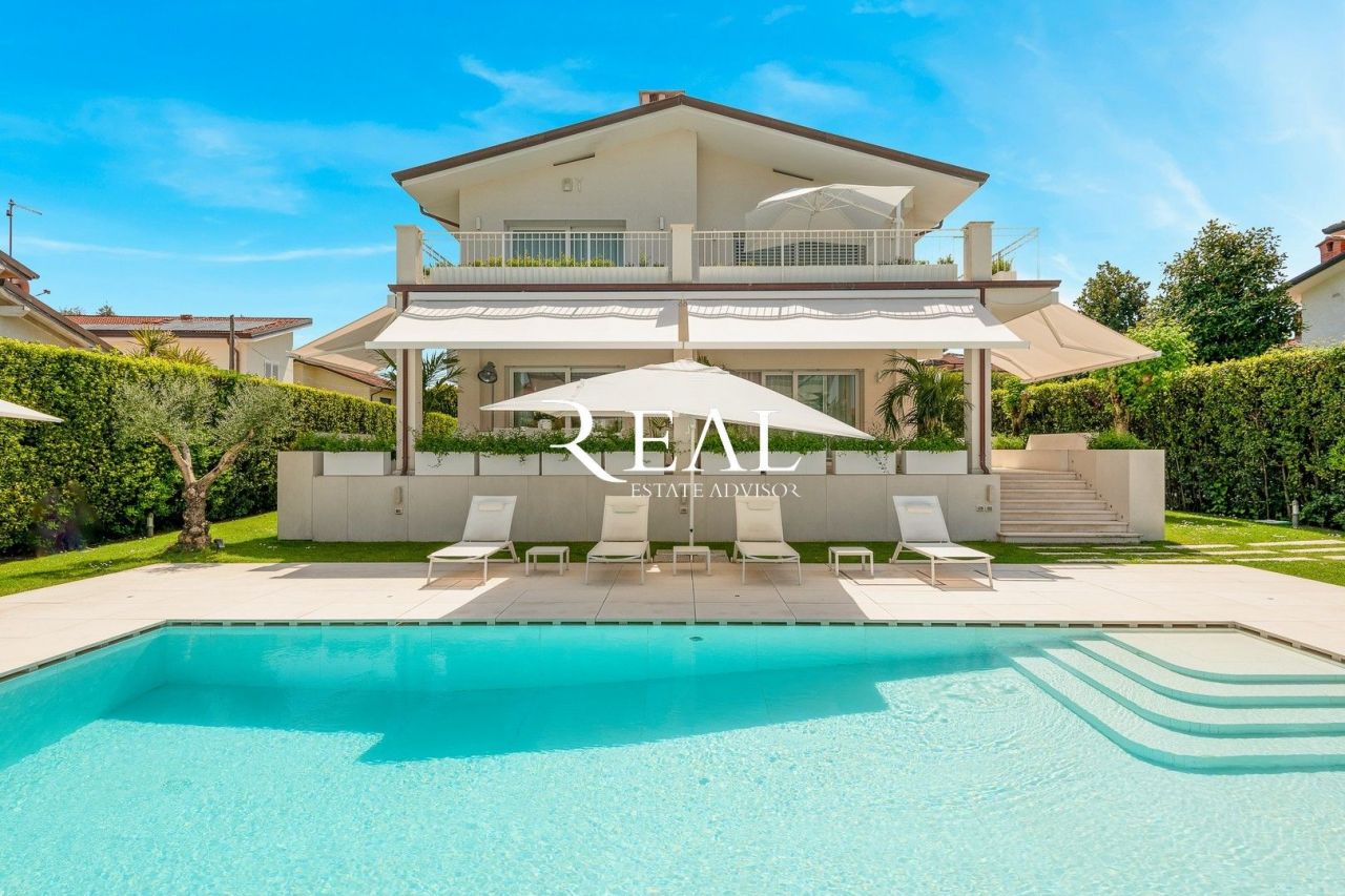 Вилла в Форте деи Марми, Италия, 420 м² - фото 2