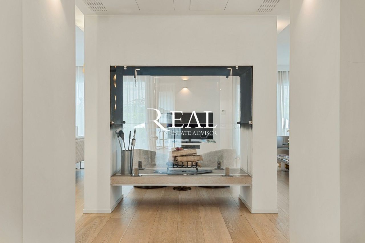 Вилла в Форте деи Марми, Италия, 420 м² - фото 13