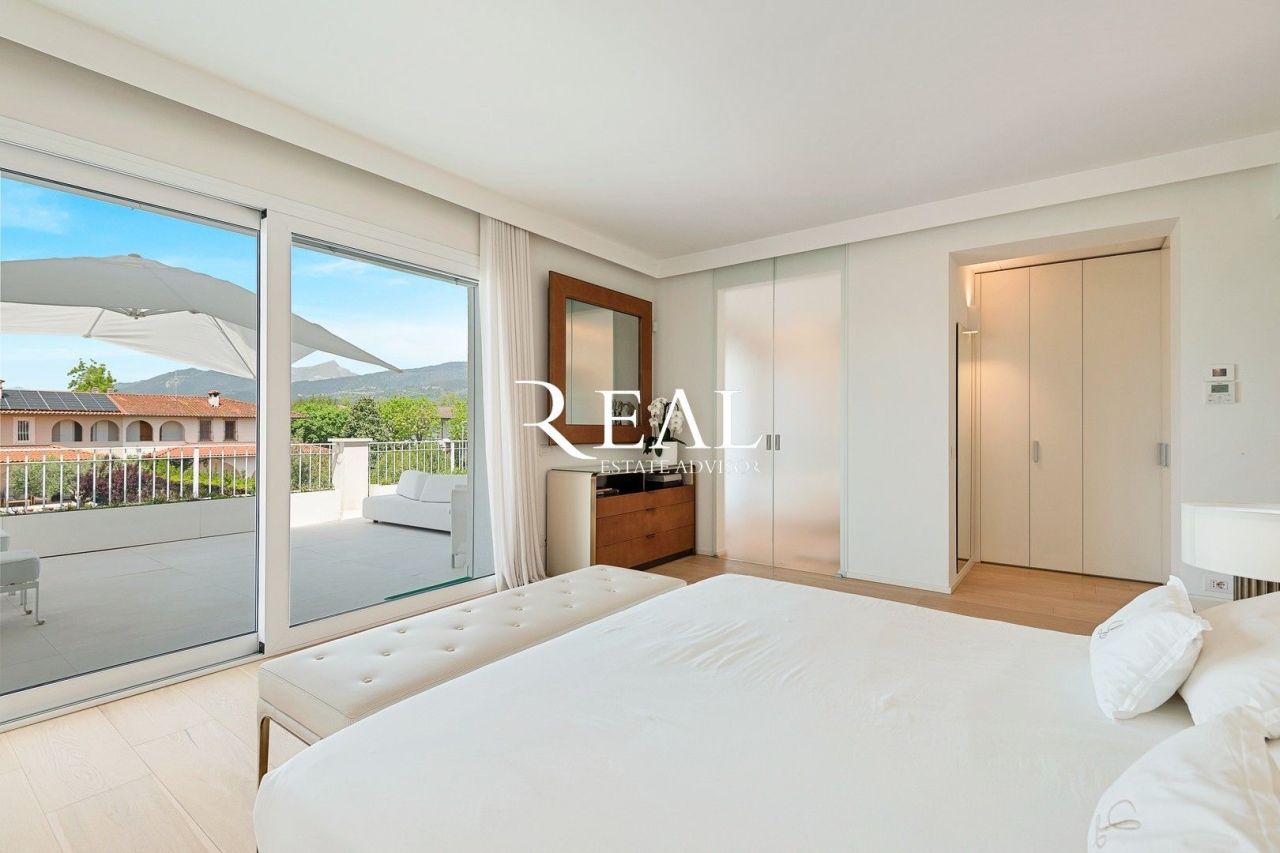 Вилла в Форте деи Марми, Италия, 420 м² - фото 14