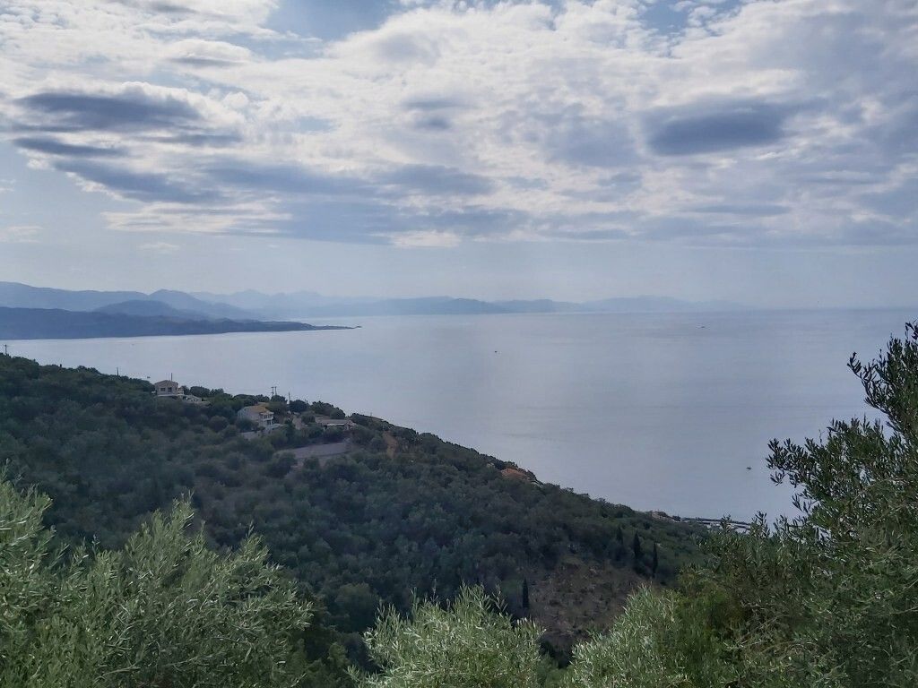 Земля на Корфу, Греция, 18 000 м2 - фото 1
