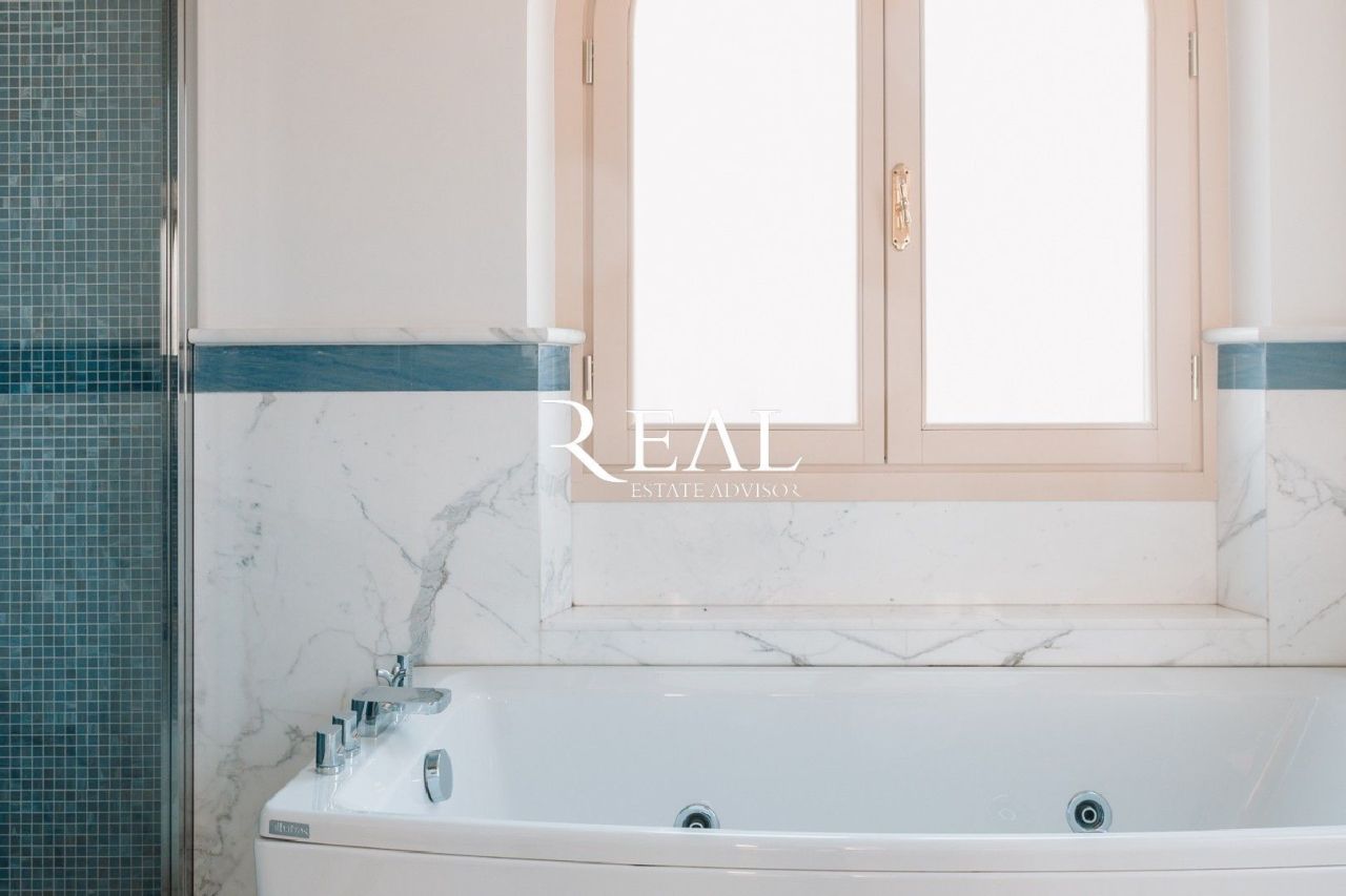 Вилла в Форте деи Марми, Италия, 400 м² - фото 11