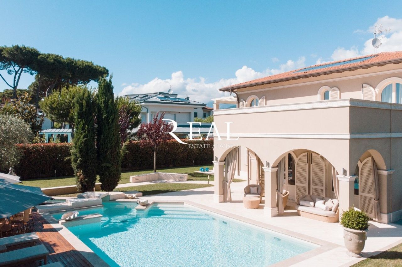 Вилла в Форте деи Марми, Италия, 400 м² - фото 3