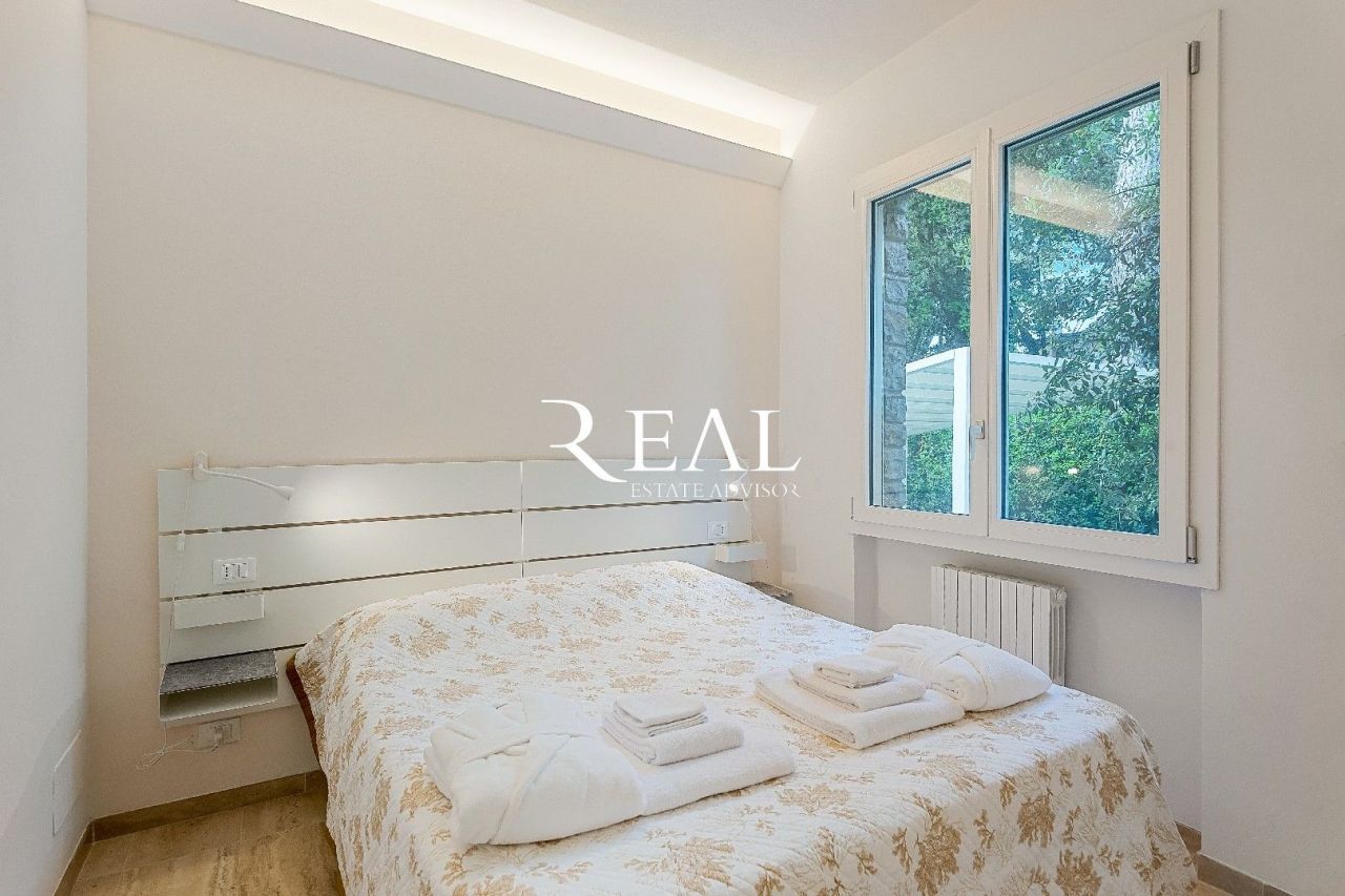 Вилла в Форте деи Марми, Италия, 351 м² - фото 17