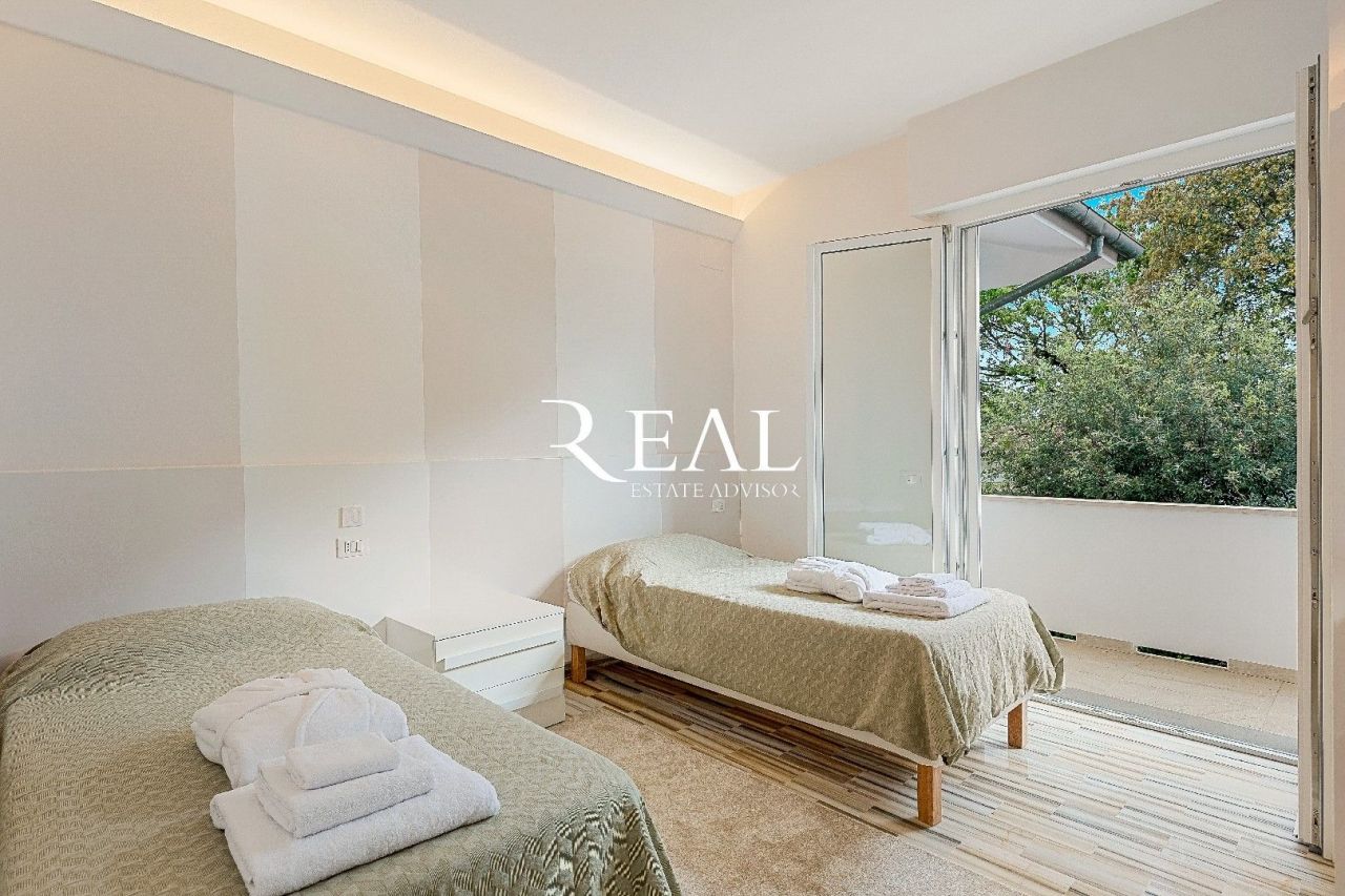 Вилла в Форте деи Марми, Италия, 351 м² - фото 15