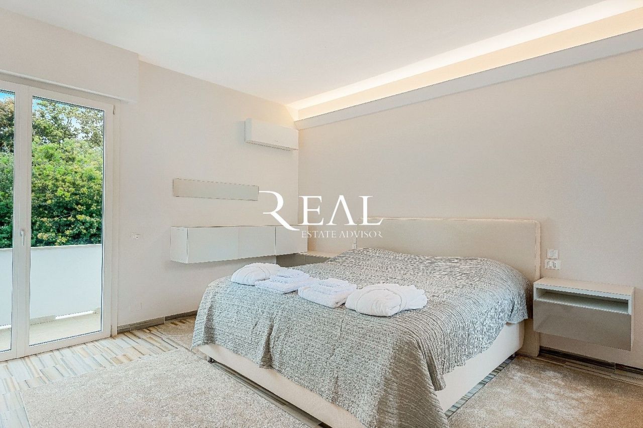 Вилла в Форте деи Марми, Италия, 351 м² - фото 13