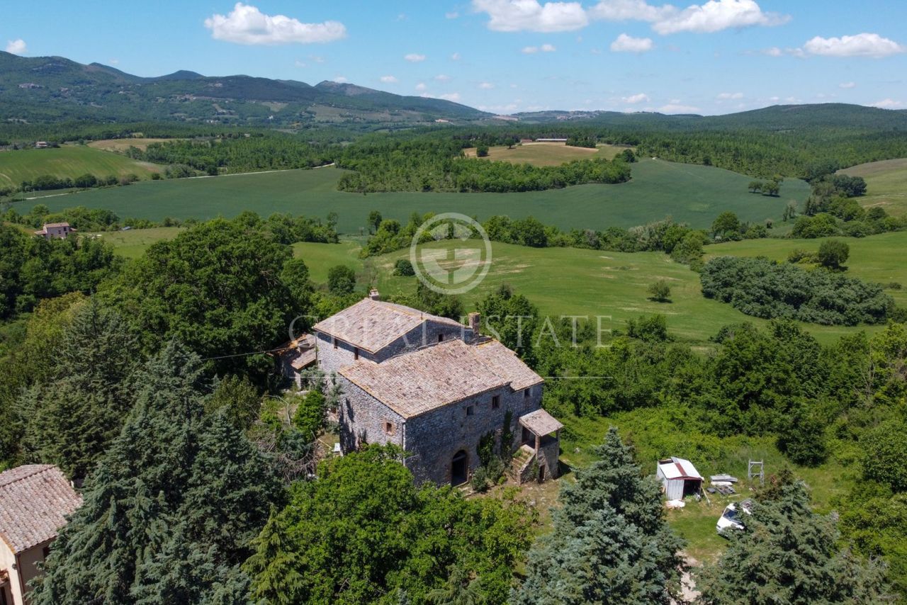 Замок Avigliano Umbro, Италия, 1 720 м² - фото 4