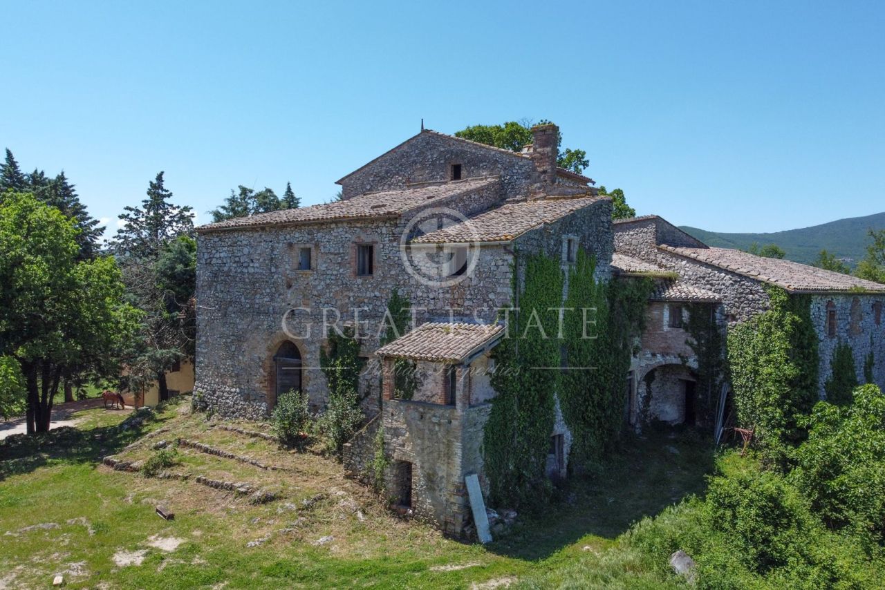 Замок Avigliano Umbro, Италия, 1 720 м² - фото 6