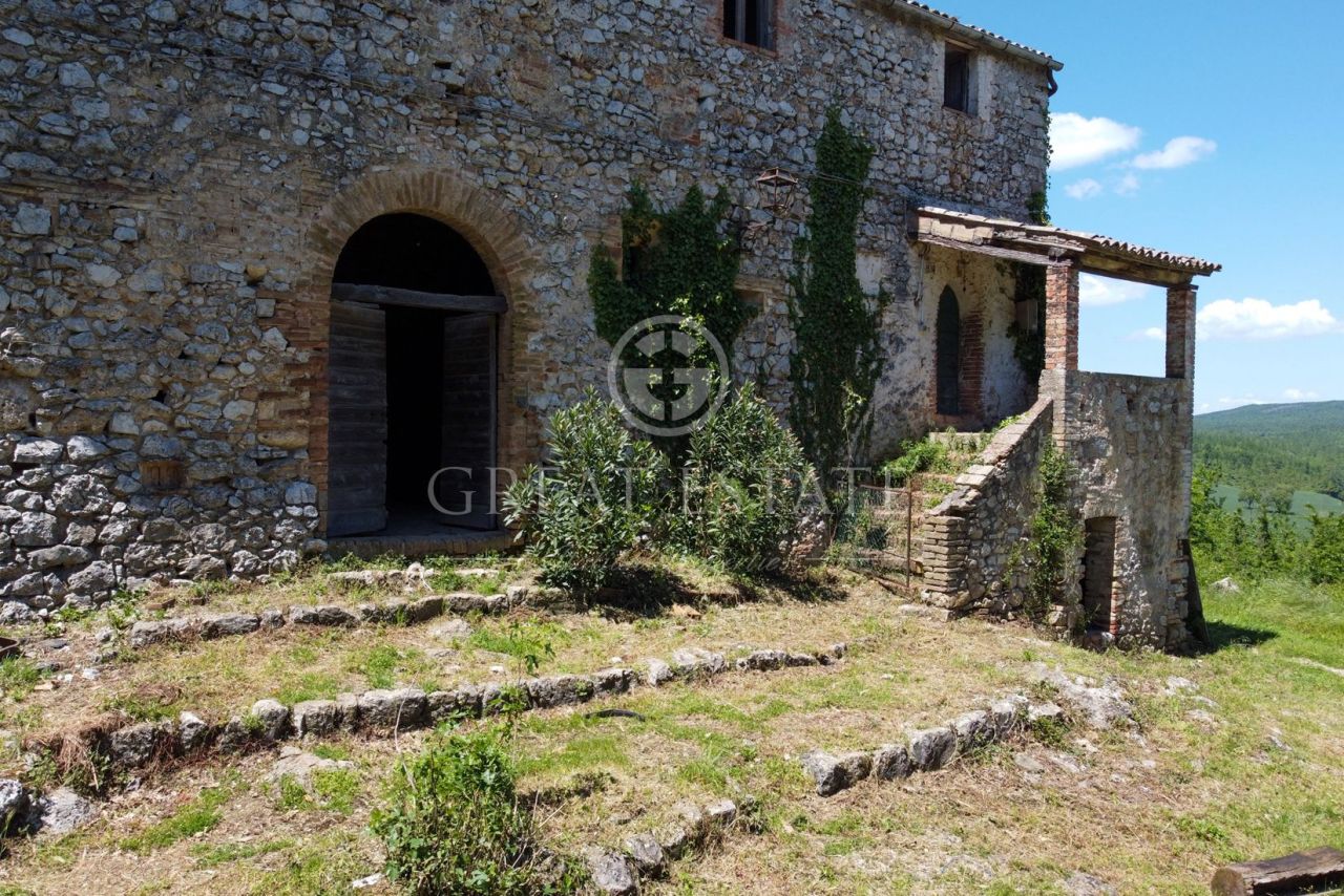 Замок Avigliano Umbro, Италия, 1 720 м² - фото 8