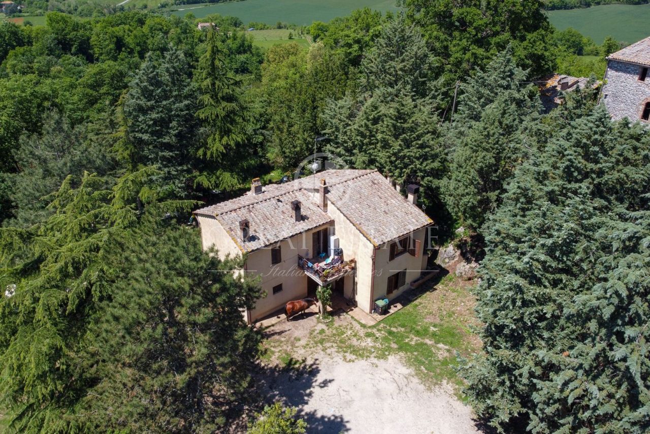 Замок Avigliano Umbro, Италия, 1 720 м² - фото 11