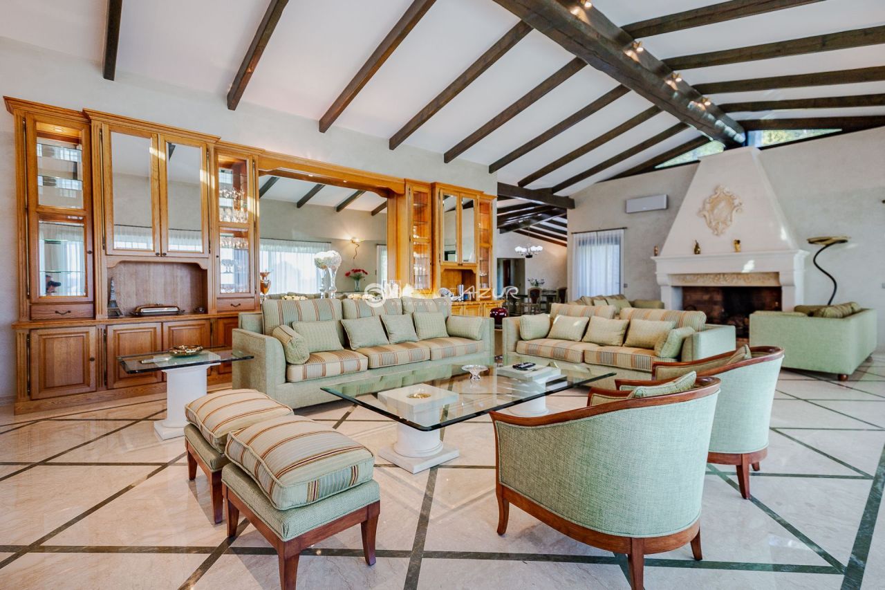 Вилла в Мужене, Франция, 550 м² - фото 8