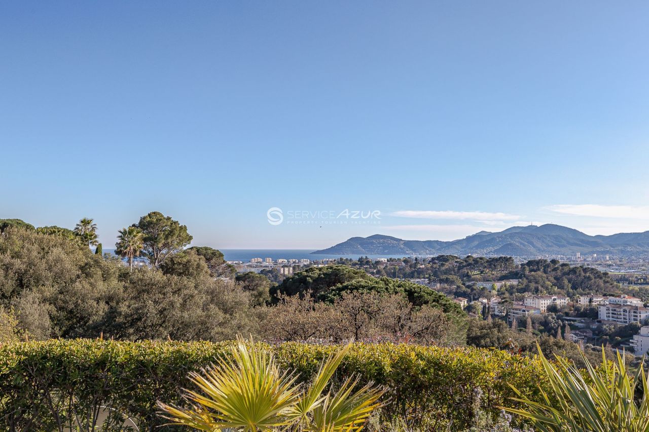 Вилла в Мужене, Франция, 550 м² - фото 14