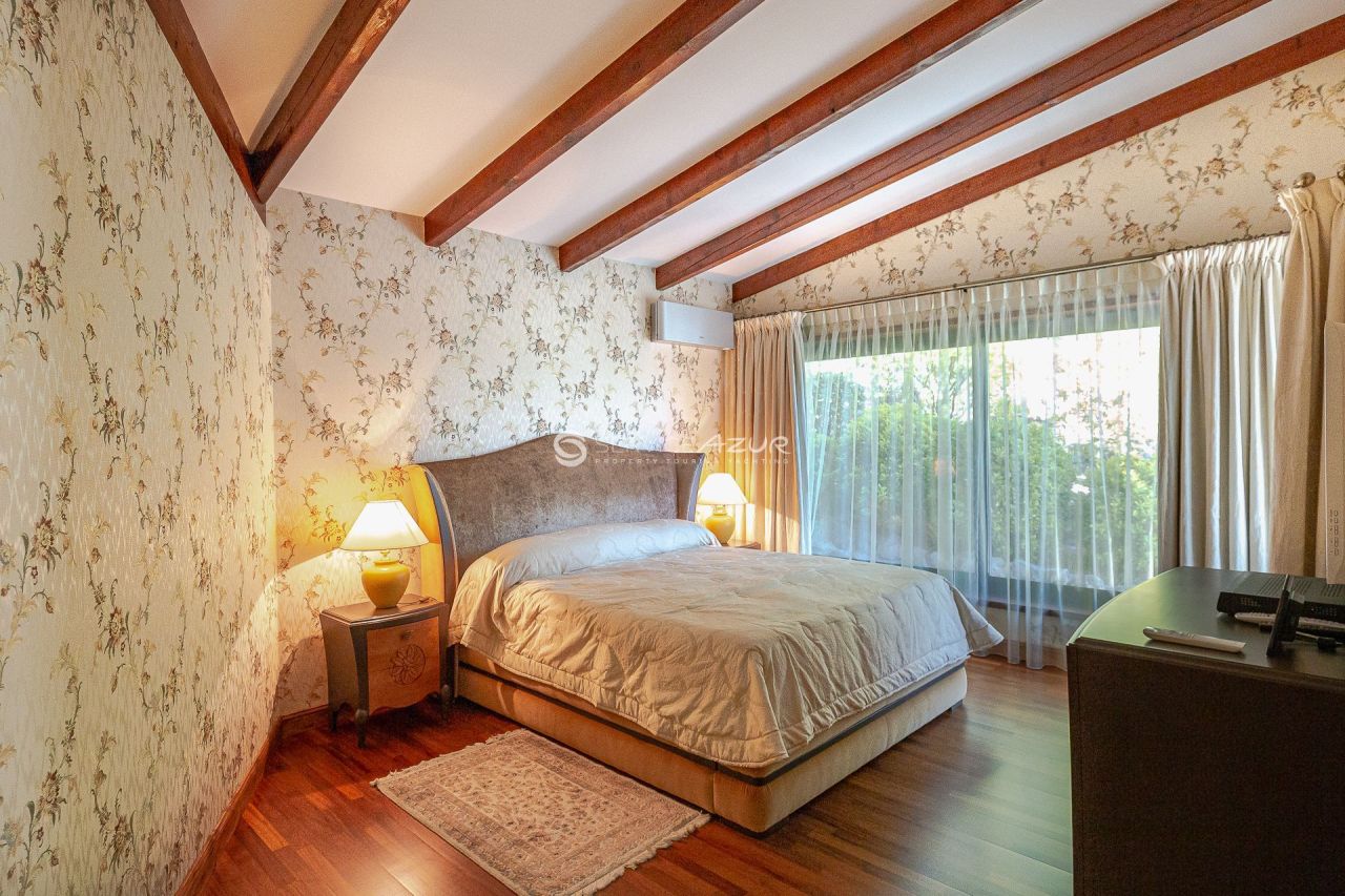 Вилла в Мужене, Франция, 550 м² - фото 19