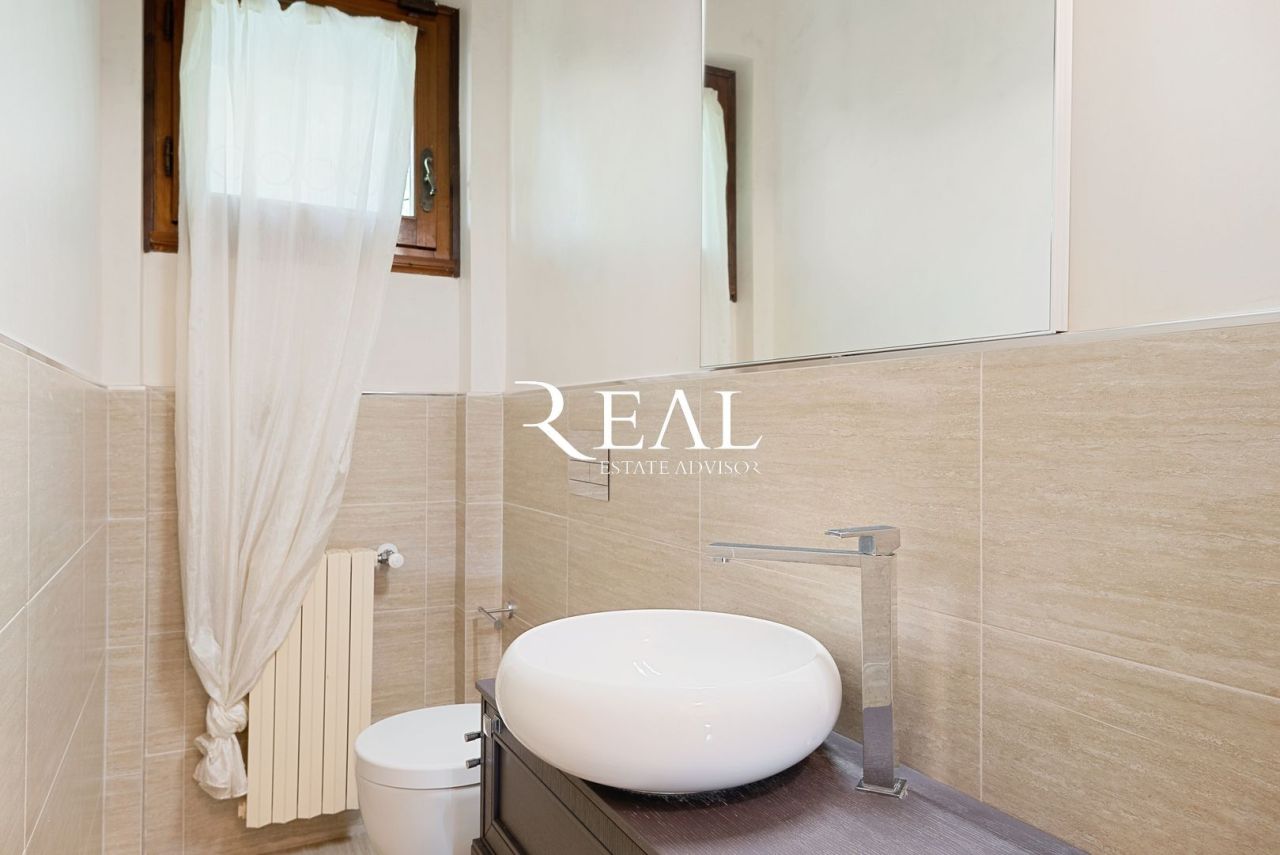 Вилла в Форте деи Марми, Италия, 420 м² - фото 16