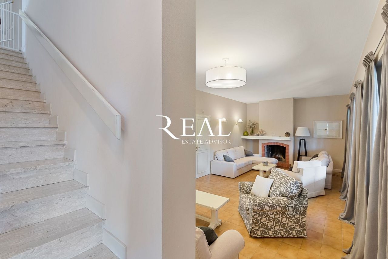 Вилла в Форте деи Марми, Италия, 420 м² - фото 7