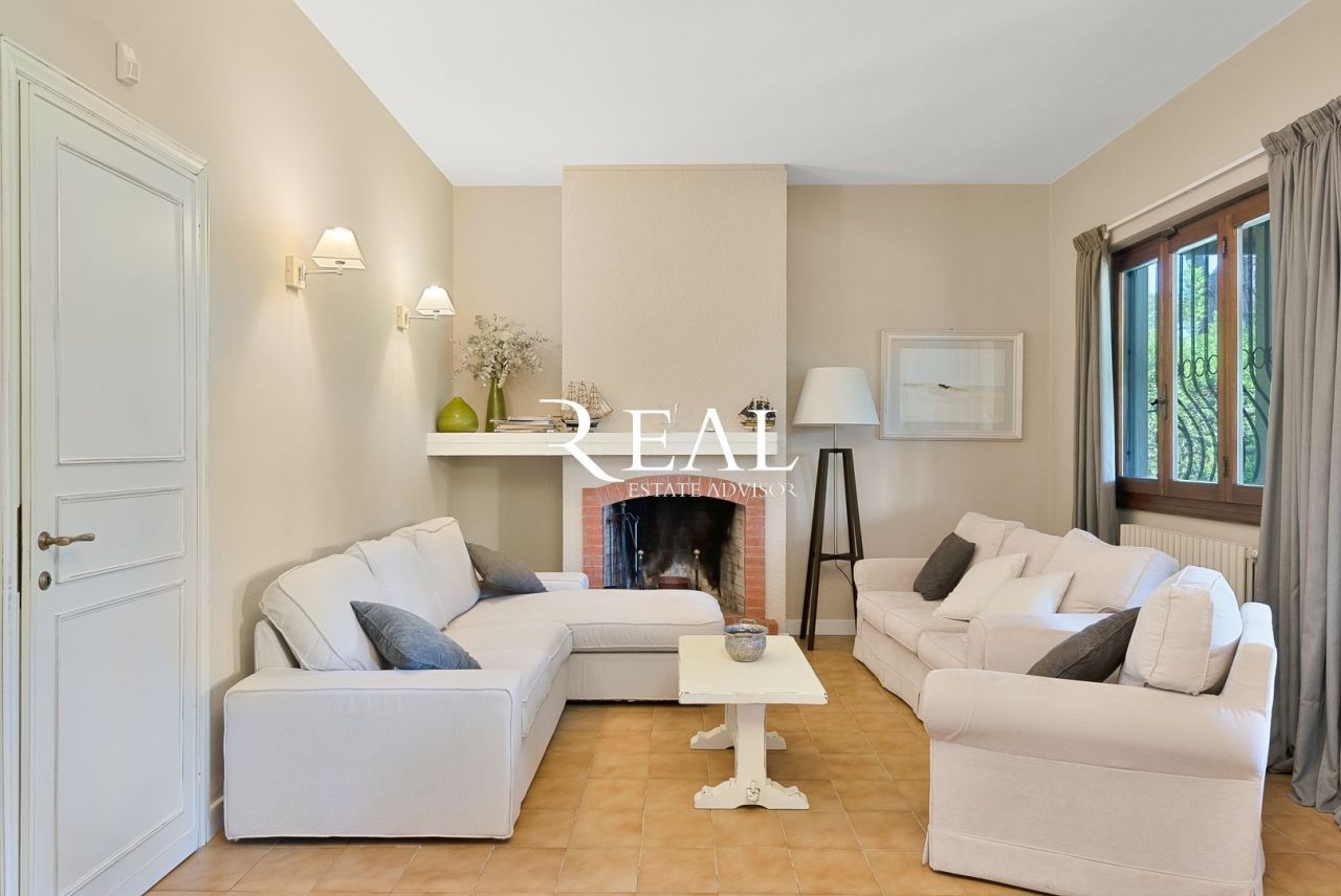 Вилла в Форте деи Марми, Италия, 420 м² - фото 6