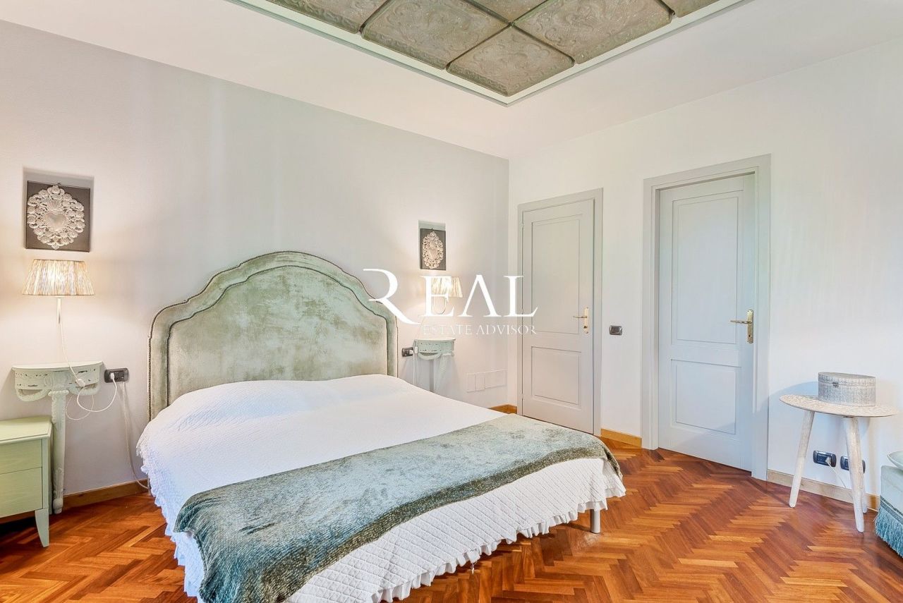 Вилла в Форте деи Марми, Италия, 260 м² - фото 11