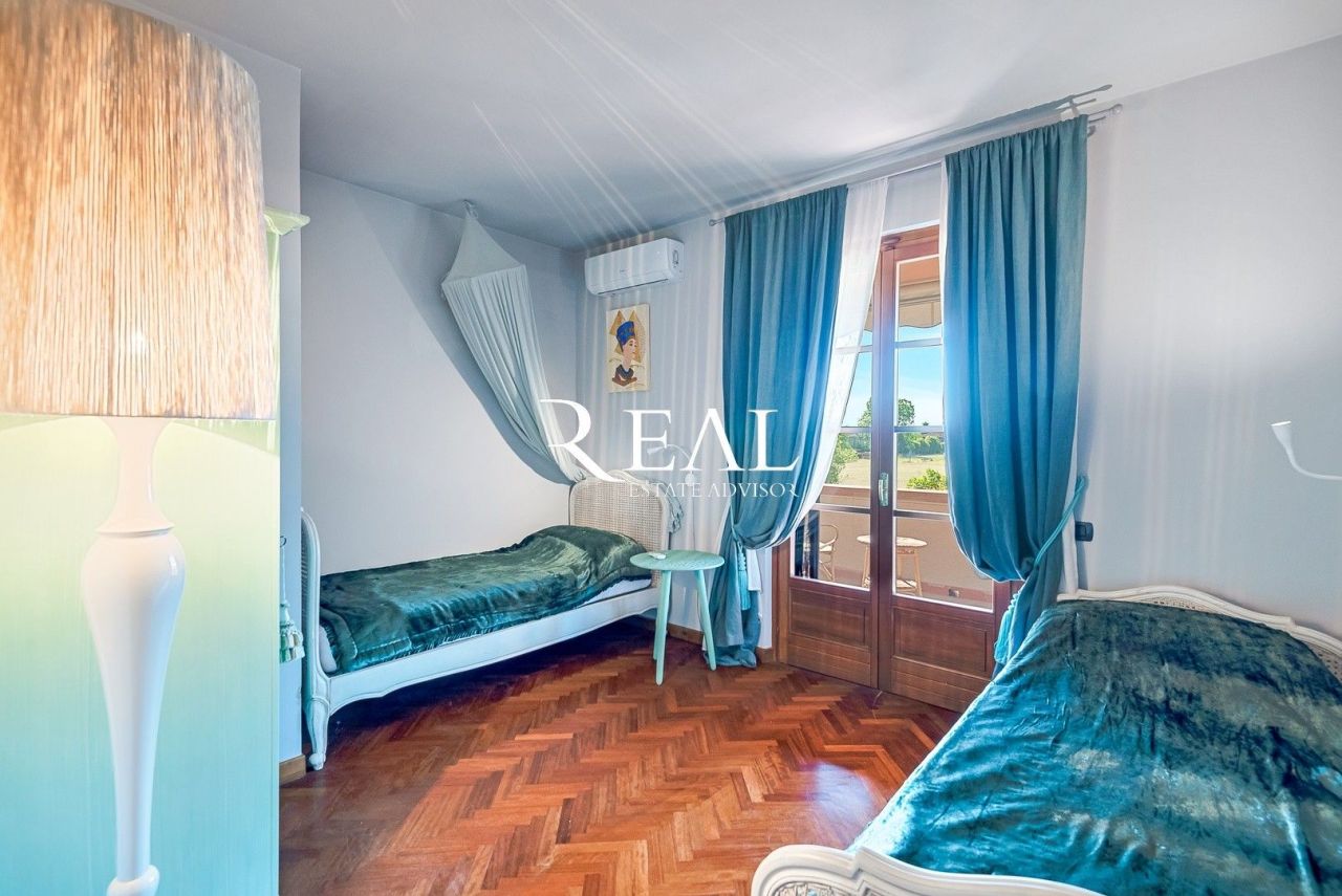 Вилла в Форте деи Марми, Италия, 260 м² - фото 15