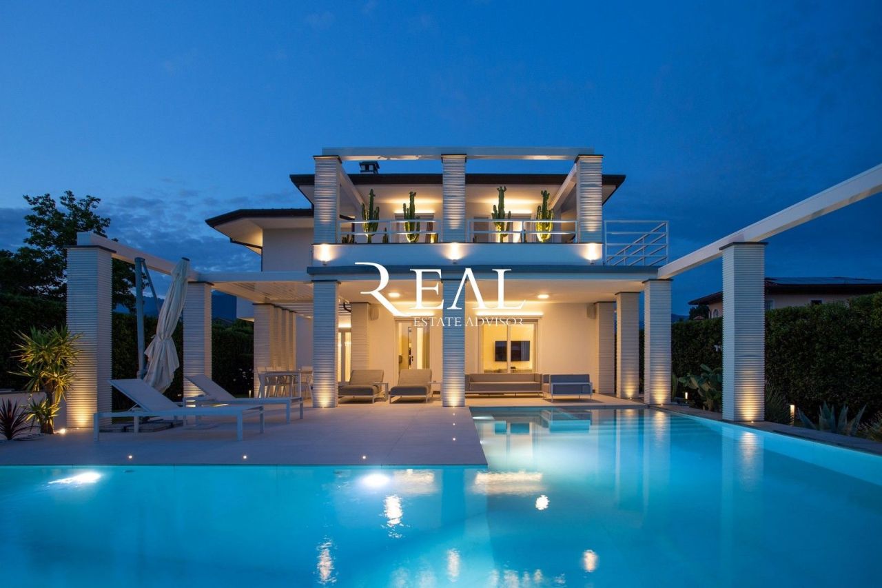 Вилла в Форте деи Марми, Италия, 300 м² - фото 6