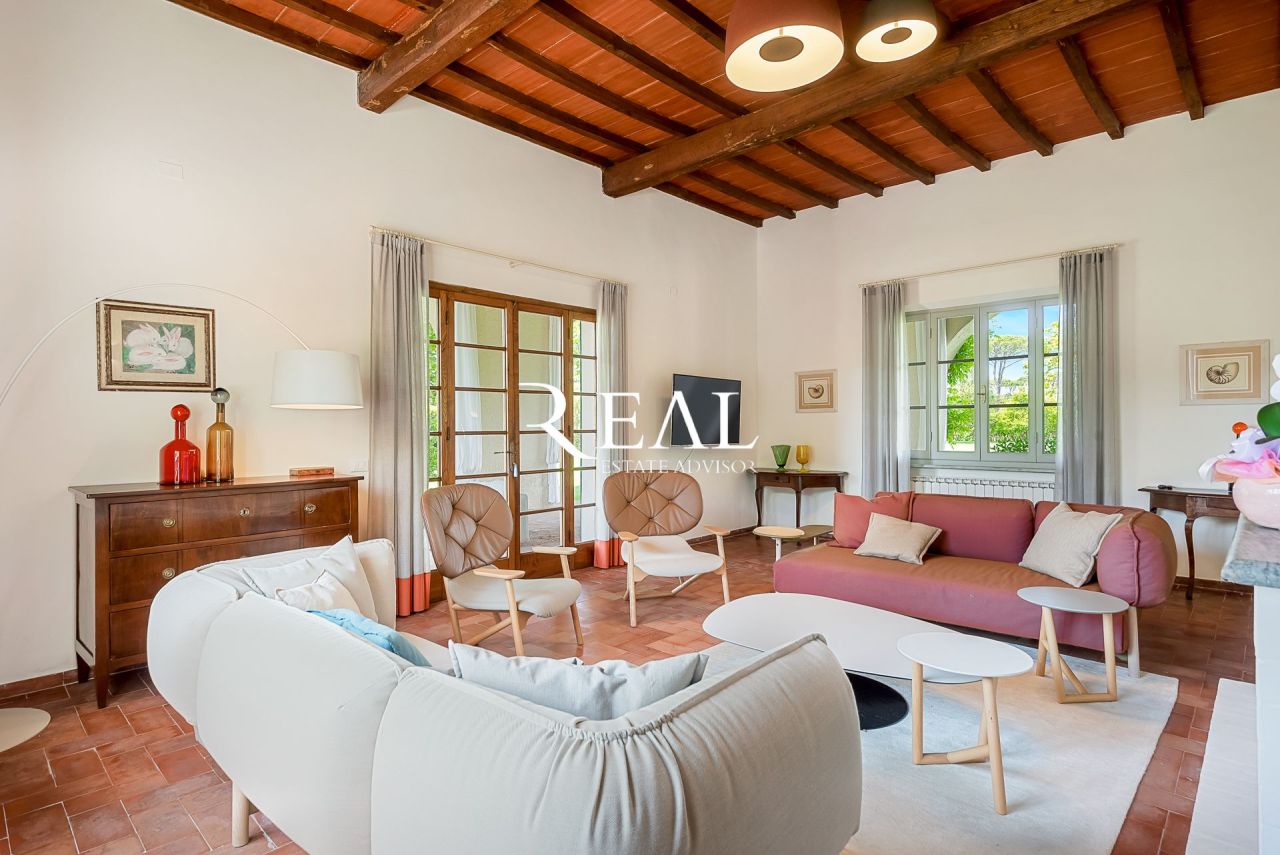 Вилла в Форте деи Марми, Италия, 450 м² - фото 8